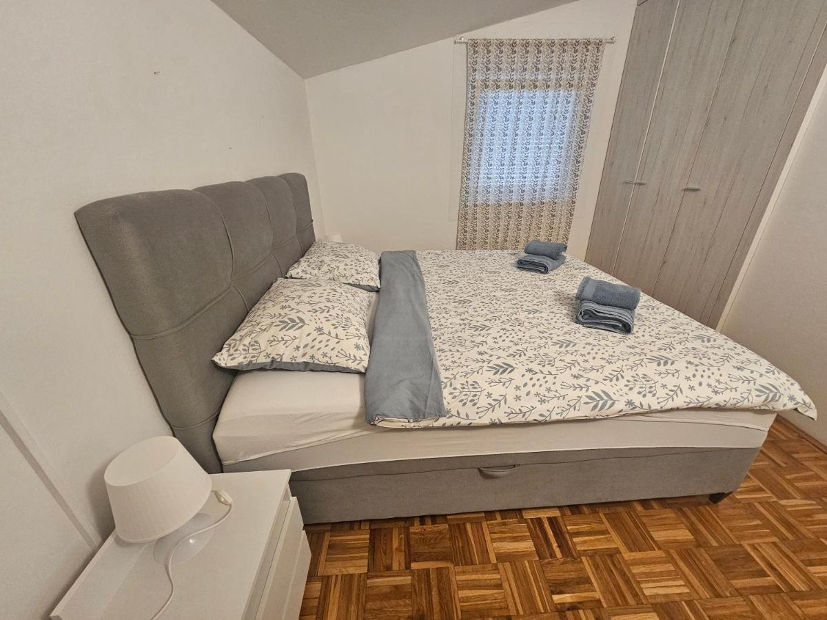 Apartmani Viktorija Fažana Zewnętrze zdjęcie